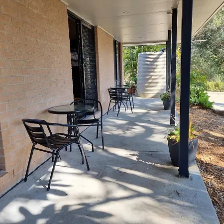 Blue Wren Lodge Waratah-2